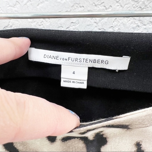 Diane Von Furstenberg DVF Mae Mikado
Leopard Pencil Skirt Size 4 - Picture 3 of 7